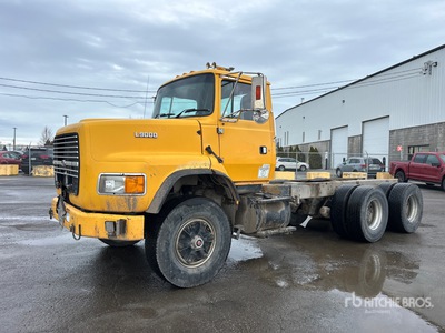 1996 Ford LTS9000 6x4 を見 Cab and Chassis