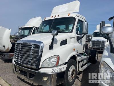 2012 Freightliner Cascadia 113 4x2 Day Cab Truck Tractor