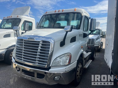 2012 Freightliner Cascadia 113 4x2 S/A Day Cab Truck Tractor (Inoperable)