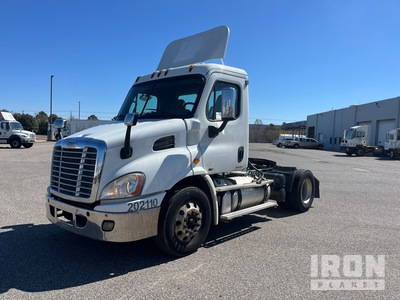 2012 Freightliner Cascadia 113 4x2 S/A Day Cab Truck Tractor