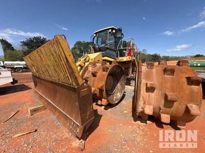 Cat 826H Compacteur de sol 4 roues (Inoperable)