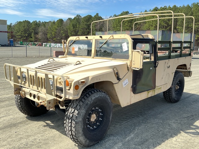 2009 AM General M1097R1 HMMWV 2 Door w/Truck Body