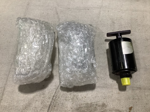 (3) Liquid Quantity Indicators