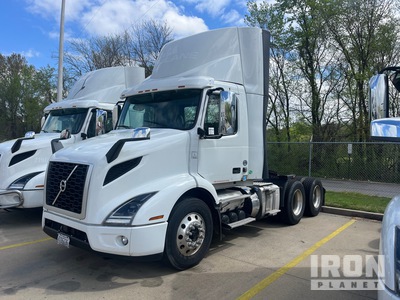 2020 Volvo VNR 6x4 T/A Day Cab Truck Tractor