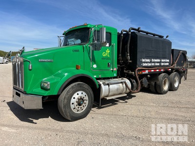 2014 Kenworth T880 2800 gal 6x4 Tanker Truck