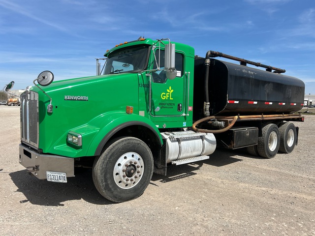 2014 Kenworth T800 4000 gal 6x4 Tanker Truck 2014 Kenworth T800 4000 gal 6x4 Tanker Truck