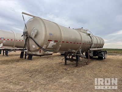 1990 Trailmaster  8400 gal T/A Tanker Trailer