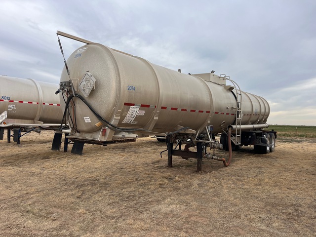 1990 Trailmaster  8400 gal T/A Tanker Trailer