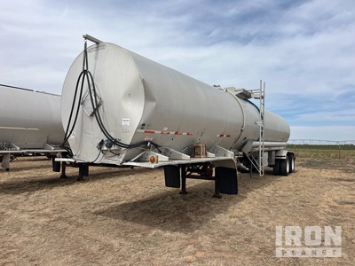 1982 Trailmobile 8400 gal T/A Tanker Trailer
