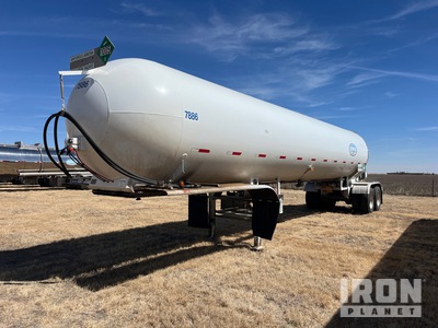1981 Mississippi Tank Company  9900 gal T/A Tanker Trailer