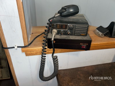 Uniden Two Way Tranceiver ラジオ・トランシーバー