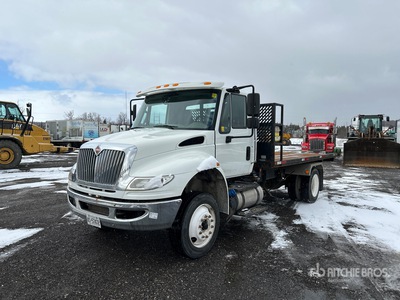2018 International 4300 4x2 Hooklift Truck