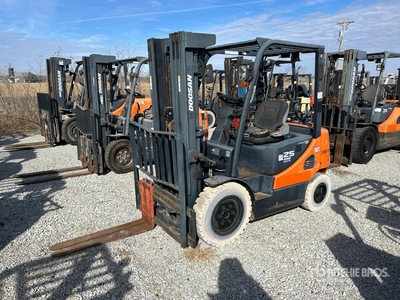 2017 Doosan G25P5 4600 lb Pneumatic Tire Forklift