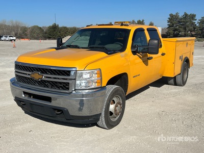 2013 Chevrolet Silverado 3500HD 4x4 Crew Cab Ciężarówka użytkowa