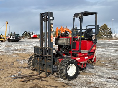 2001 Moffet M5000 5000 lb 3x3 شاحنة مزودة برافعة شوكية