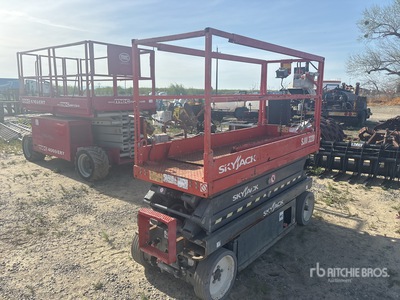 2016 Skyjack SJIII 3220 Electric Scissor Lift
