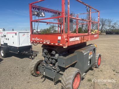 2017 Skyjack SJ6832 RT Dual Fuel Scissor Lift