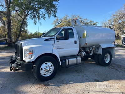 2022 Ford F-750 2000 gal 4x2 Water Truck