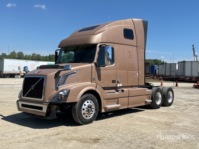 2018 Volvo VNL670 6x4 T/A Sleeper Truck Tractor