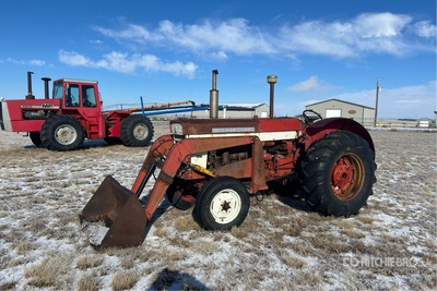 1959 International 560 2WD Tractor