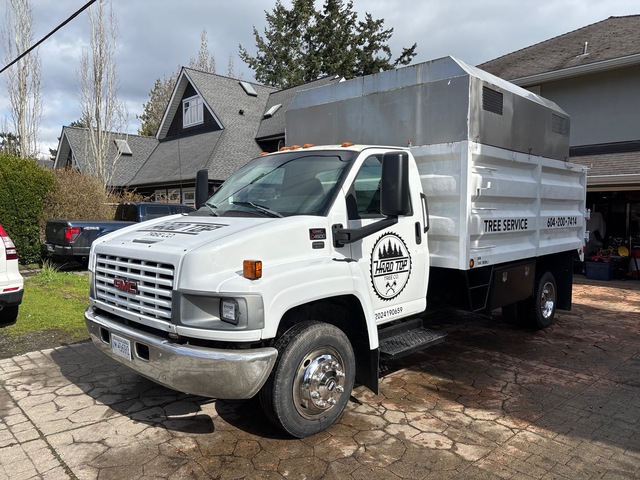 2003 GMC C4500 4x2 S/A Dump Truck