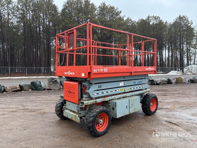 2005 Skyjack SJ7127 4x4 Dual Fuel Elevador de tijera