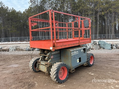 2014 Skyjack SJ6826 RT 4x4 Elevador de tijera