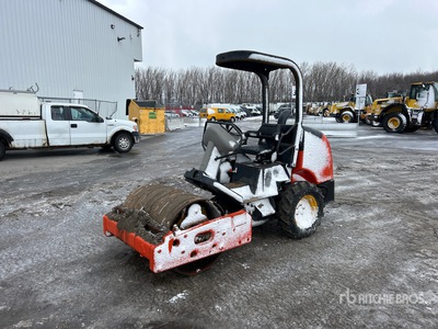 2008 Volvo SD25F Smooth Drum Compactor