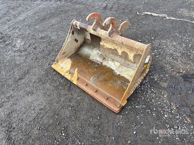 Rivard 42 in Q/C Cleanup Excavator Bucket - Fits Kubota KX040