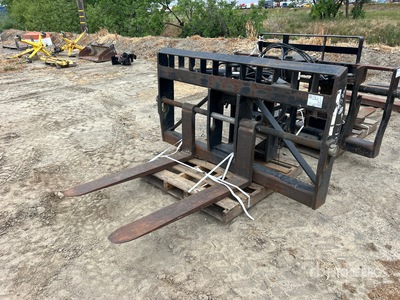 JLG 9045-5044 48 in Swing Carriage Telehandler Pallet Forks