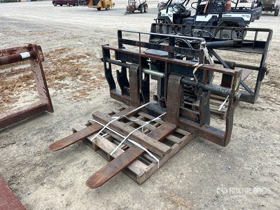 JLG 1001095413 48 in Swing Carriage Telehandler Pallet Forks