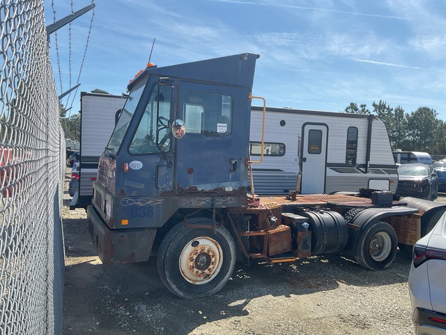 2012 Kalmar 4x2 Spotter Truck 2012 Kalmar 4x2 Spotter Truck