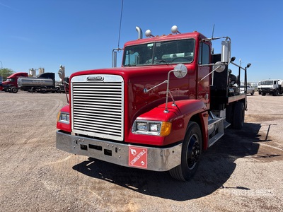 2000 Freightliner FLD 120 6x2 Flatbed Truck