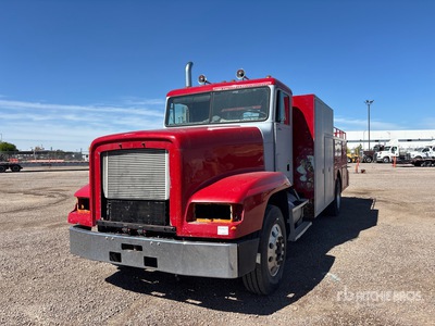 2000 Freightliner FLD 120 6x2 Service Truck
