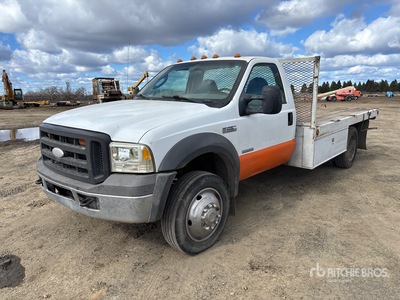 2005 Ford F-450 XL 4x2 Flatbed Truck