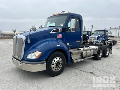 2018 (unverified) Kenworth T680 6x4 T/A Day Cab Truck Tractor
