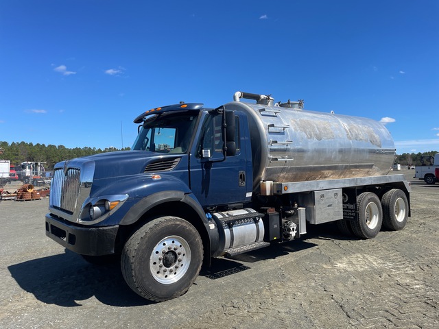 Challenger 607P-FD on 2016 International 7500 6x4 Vacuum Tanker Truck