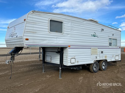 2000 Sunchaser 223FE 23 ft T/A Travel Trailer