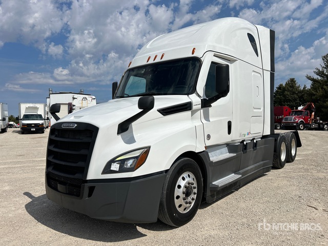2022 Freightliner Cascadia 126 6x4 T/A Sleeper Truck Tractor