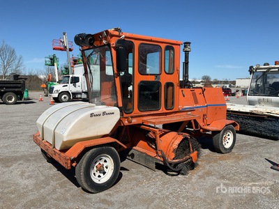 2005 Broce RJ350 Self-Propelled Broom