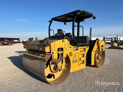 2017 Cat CB66B مدحلة ذات اسطوانتين