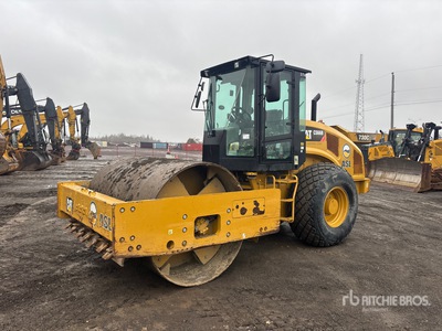 2019 Cat CS66B Smooth Drum Compactor