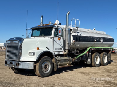 1998 Freightliner FLD120SD 16600 L 6x4 Water Truck