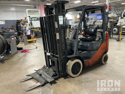 2011 Toyota 8FGCU20 3500 lb Pneumatic Tire Forklift