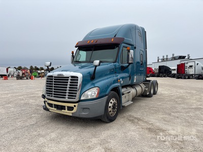 2013 Freightliner Cascadia 125 6x4 Ciągnik siodłowy T/A z kabiną sypialną