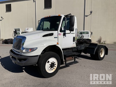 2012 International 4400 4x2 S/A Day Cab Truck Tractor