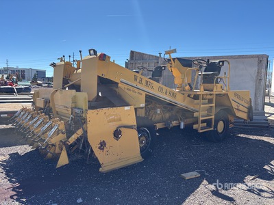 1998 W.H. Manufacturing Chip Spreader