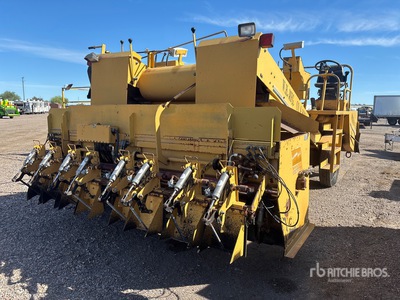 1998 W.H. Manufacturing Esparcidora de virutas