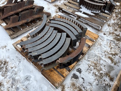 Quantity of (12) Combine Concave