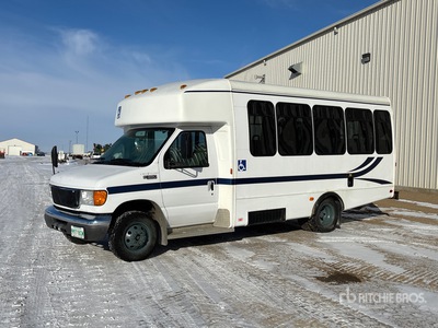 2005 Ford Econoline E-350 8 Passenger Van